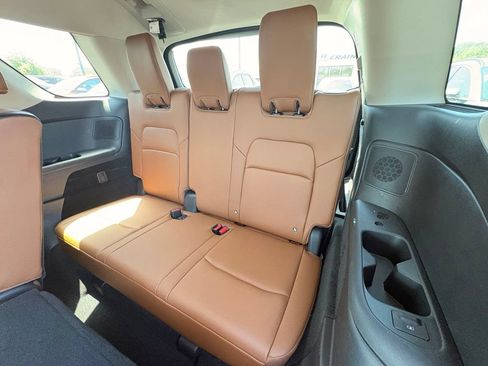 Used 2025 Nissan Pathfinder Platinum w/ Cargo Package AWD/4WD image 28
