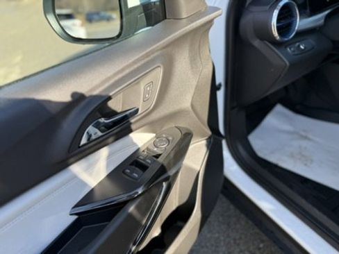 New 2026 Chevrolet Trax LT w/ Driver Confidence Package image 13