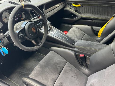 Certified 2018 Porsche 911 GT2 RS RWD image 4