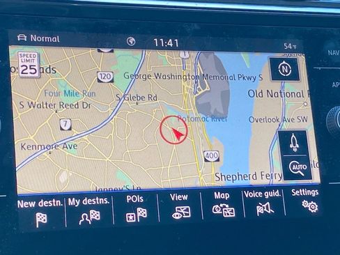 Certified 2020 Volkswagen Tiguan SEL image 13