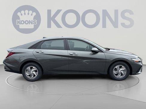 New 2026 Hyundai Elantra SE FWD image 8