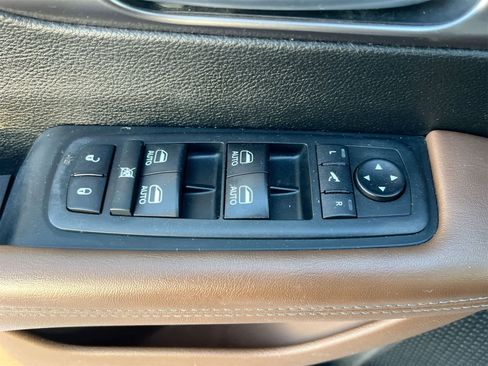 Used 2018 Chrysler Pacifica Limited w/ Tire & Wheel Group image 17