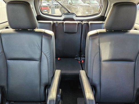 Used 2017 Toyota Highlander XLE image 23