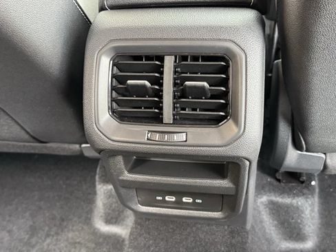 New 2026 Volkswagen Taos SE AWD/4WD image 13