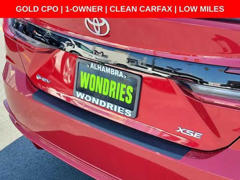 Used 2025 Toyota Camry XSE FWD image 9