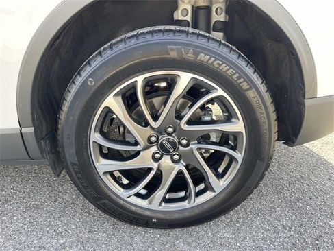 Used 2020 Lincoln Corsair FWD image 11