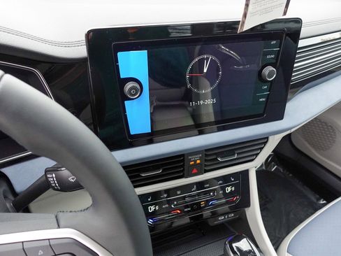 New 2026 Volkswagen Jetta SE image 18