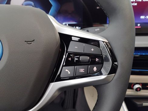 Used 2025 BMW i4 xDrive40i w/ Premium Package image 27