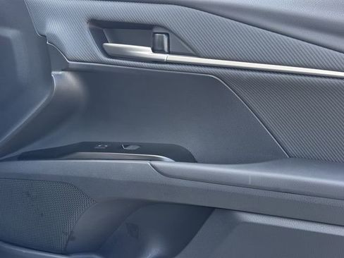 Used 2025 Toyota Camry SE image 29