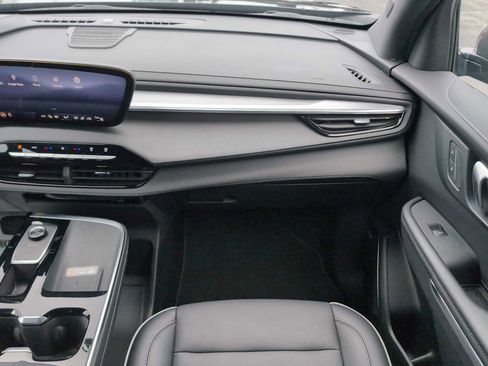 Used 2025 Buick Enclave Preferred image 29