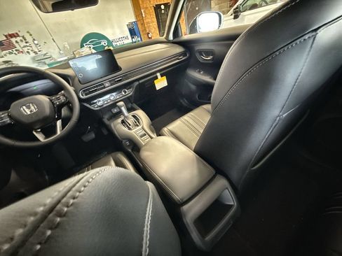 Used 2024 Honda HR-V EX-L image 23