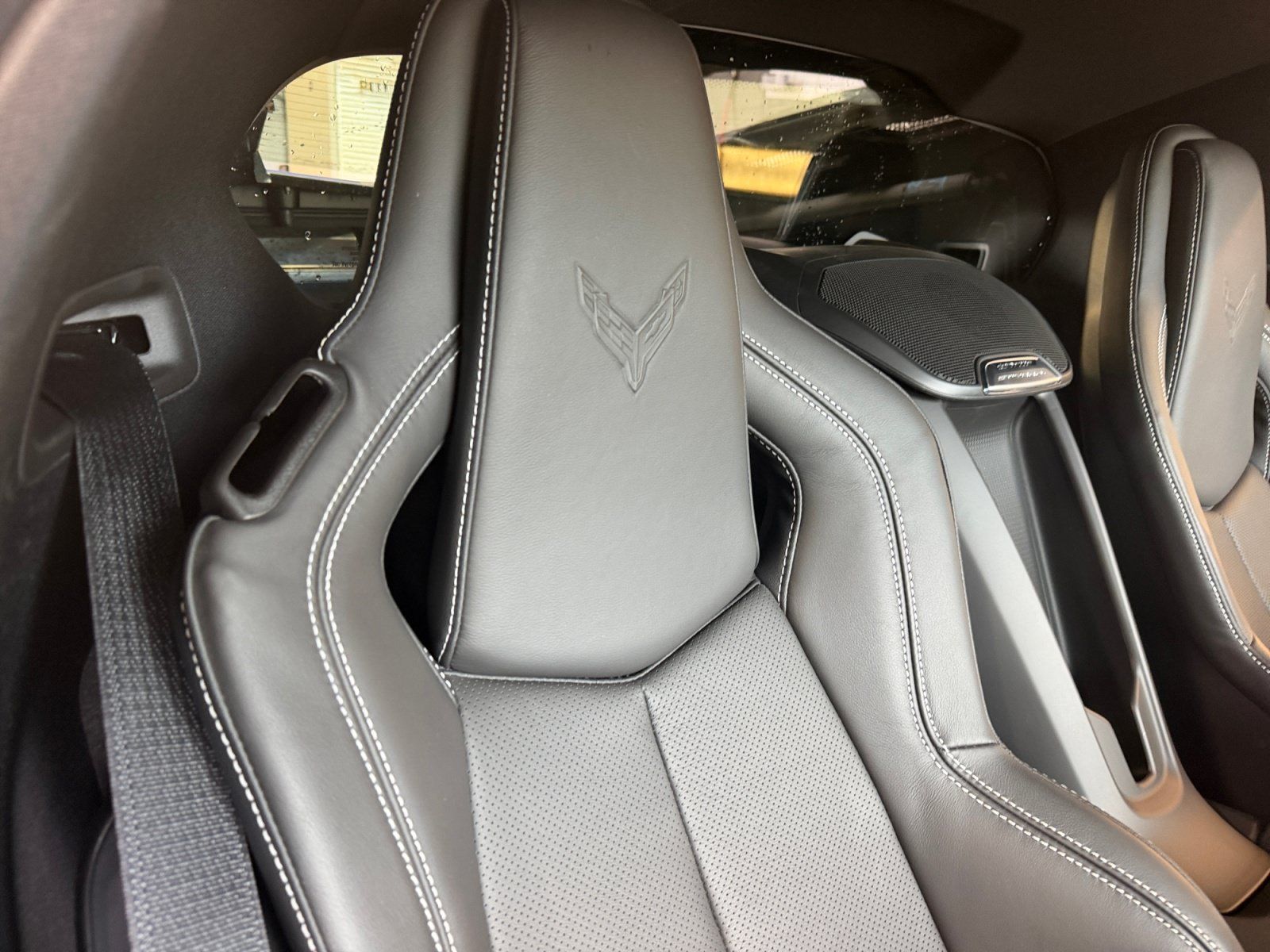 Used 2025 Chevrolet Corvette Stingray Coupe w/ 1LT RWD image 32