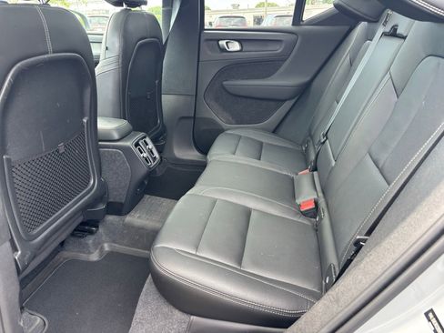 Used 2024 Volvo XC40 B5 Plus AWD/4WD image 12