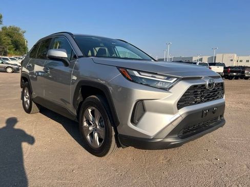 Used 2025 Toyota RAV4 XLE w/ Convenience Package AWD/4WD image 8