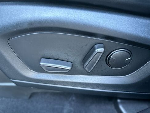 Certified 2021 Ford Explorer XLT w/ Equipment Group 202A image 13