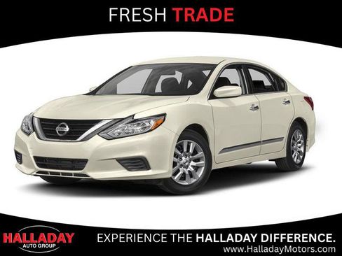 Used 2017 Nissan Altima 2.5 SV image 1
