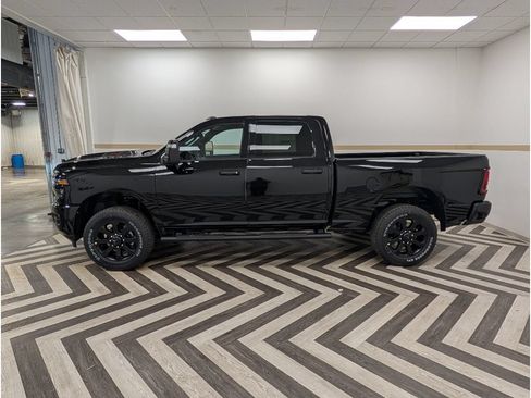 New 2026 RAM 2500 Tradesman AWD/4WD image 3