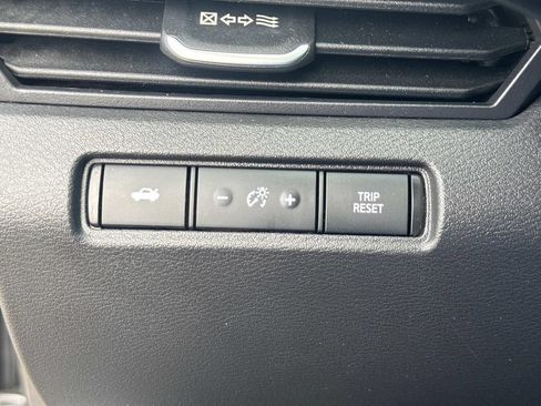 Used 2025 Nissan Altima 2.5 SV FWD image 28
