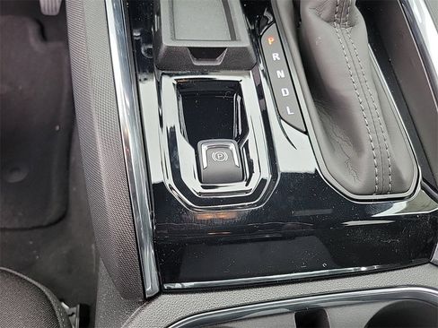 New 2025 GMC Canyon Elevation w/ Technology Package image 26