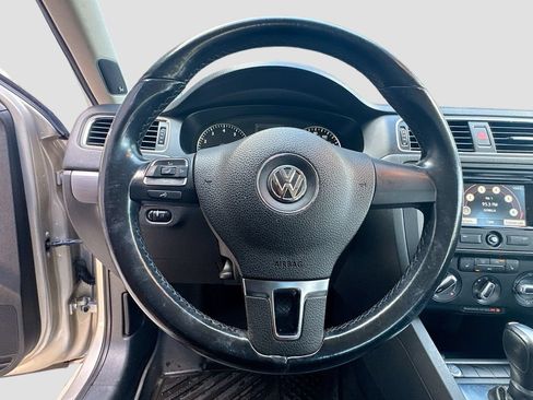 Used 2013 Volkswagen Jetta SEL FWD image 8