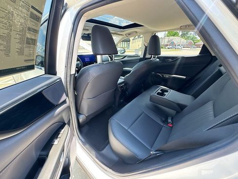 Used 2025 Lexus NX 250 FWD w/ Premium Package image 33