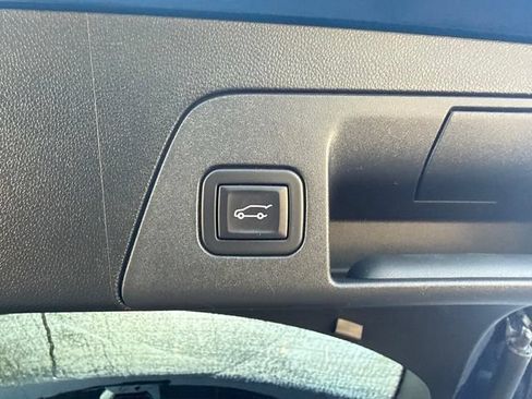 Used 2023 Buick Envision Avenir AWD/4WD image 16