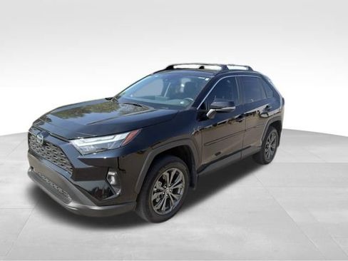 Used 2024 Toyota RAV4 XLE Premium AWD/4WD image 9