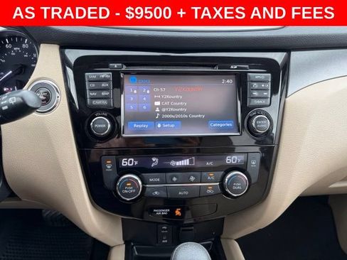 Used 2016 Nissan Rogue SV w/ SV Premium Package FWD image 23