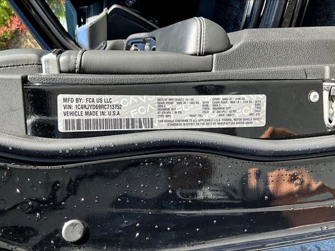 Used 2024 Jeep Grand Cherokee Overland w/ Luxury Tech Group IV image 36