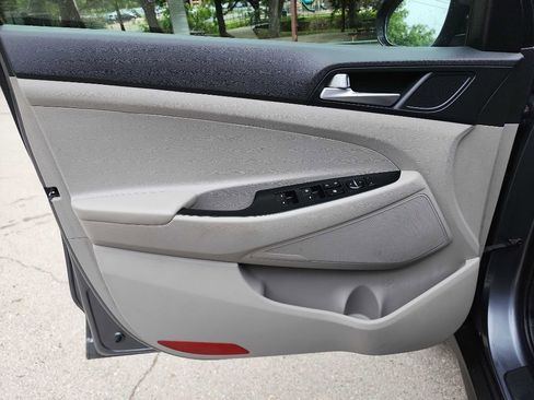 Used 2019 Hyundai Tucson Value FWD image 11