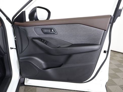 Used 2023 Nissan Rogue S AWD/4WD image 20