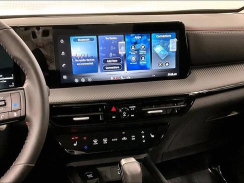 New 2026 Nissan Kicks SR w/ SR Premium Package FWD image 7