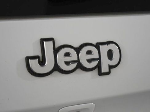 Used 2014 Jeep Cherokee Limited w/ Luxury Group image 30