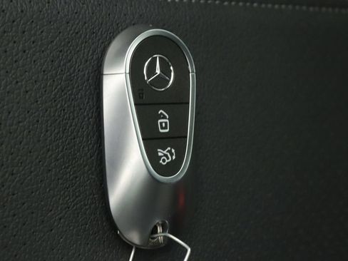 New 2026 Mercedes-Benz GLC 300 4MATIC image 9