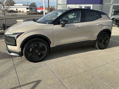 New 2026 Volvo EX30 Cross Country Ultra w/ Protection Package Premier AWD/4WD image 11