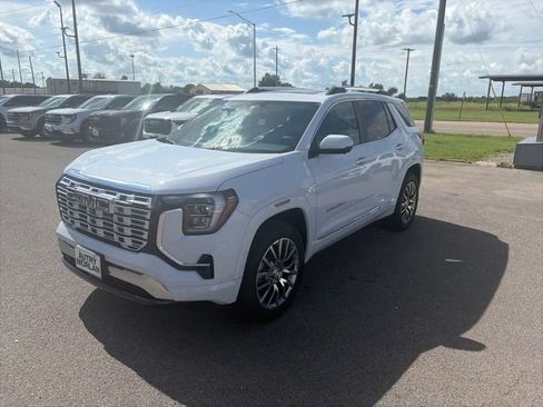New 2027 GMC Terrain Denali w/ LPO, Floor Liner Package AWD/4WD image 2