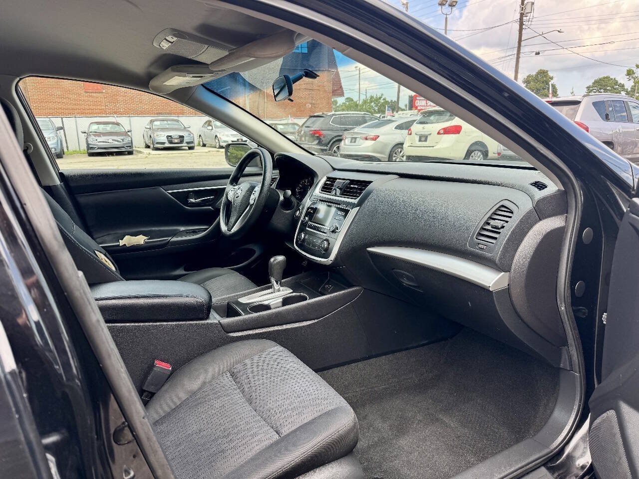 Used 2016 Nissan Altima 2.5 S w/ Power Driver Seat Package FWD image 10