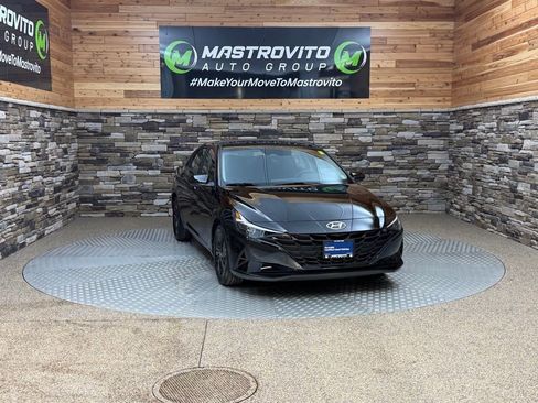 Certified 2023 Hyundai Elantra SEL w/ Cargo Package image 2