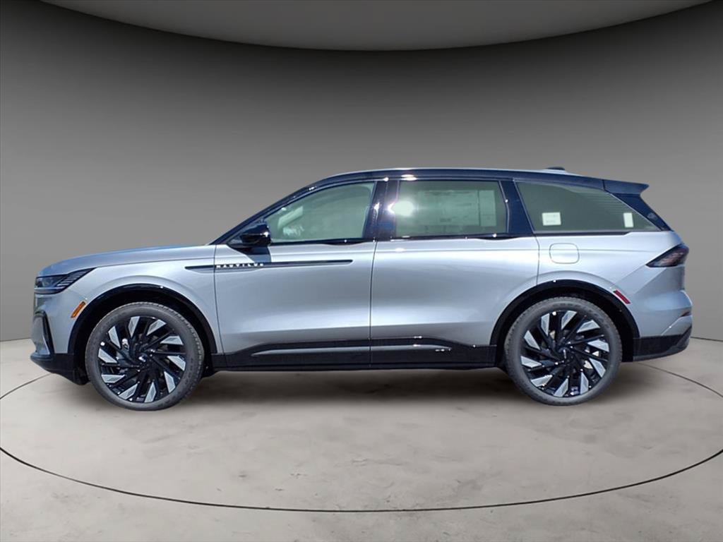 New 2025 Lincoln Nautilus Reserve w/ Jet Appearance Package AWD/4WD image 2