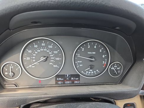 Used 2015 BMW 320i xDrive Sedan AWD/4WD image 15