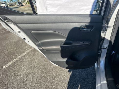 New 2025 Nissan Versa SR w/ Trunk Package image 21