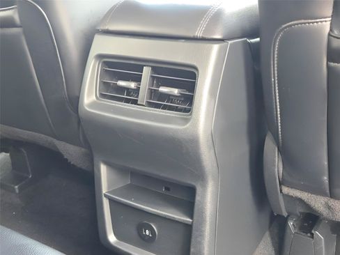 Used 2024 Ford Edge SEL AWD/4WD image 9