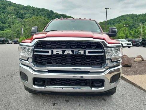 Used 2024 RAM 2500 Tradesman w/ Chrome Appearance Group AWD/4WD image 4