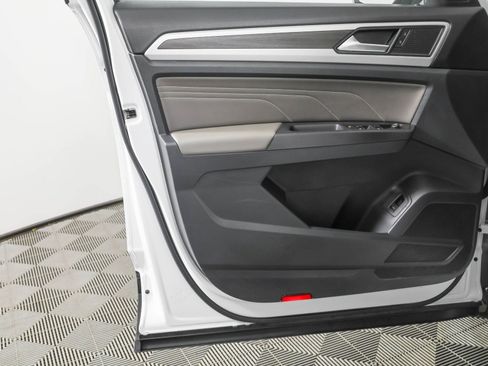 Used 2023 Volkswagen Atlas SE w/ Panoramic Sunroof Package image 34