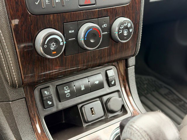 Used 2016 Chevrolet Traverse LT w/ Style and Technology Package FWD image 14