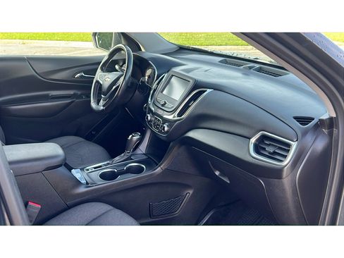 Used 2018 Chevrolet Equinox LT FWD image 26
