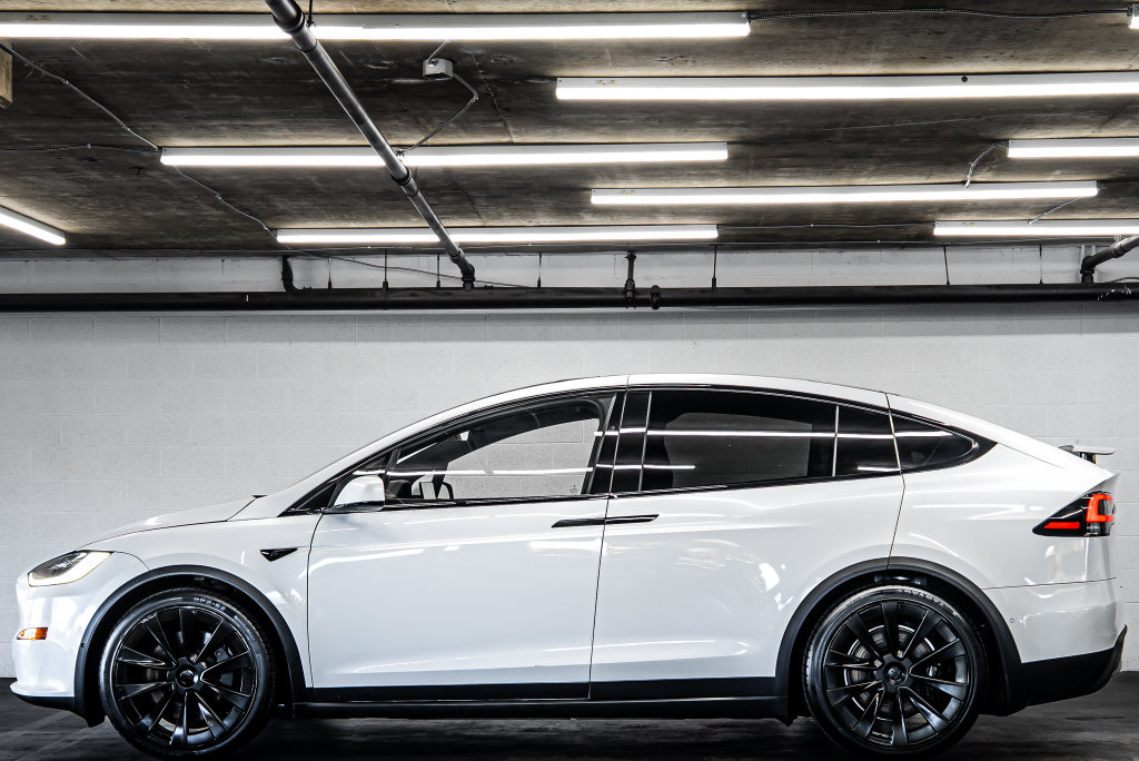 Used 2022 Tesla Model X Plaid AWD/4WD image 2