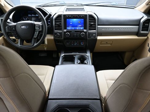 Used 2020 Ford F250 XLT w/ XLT Premium Package AWD/4WD image 14