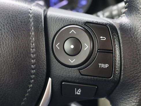 Used 2018 Toyota Corolla iM image 12