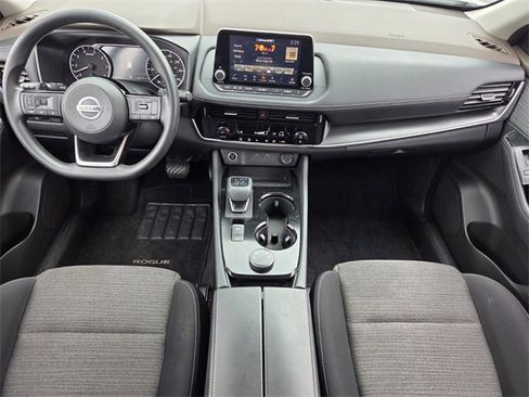 Used 2021 Nissan Rogue SV image 12